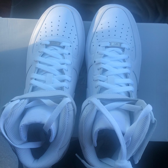 Hightop Nike Air Force One - Picture 3 of 3